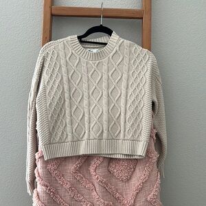 Hollister Cream Cable Knit Crew Neck Sweater